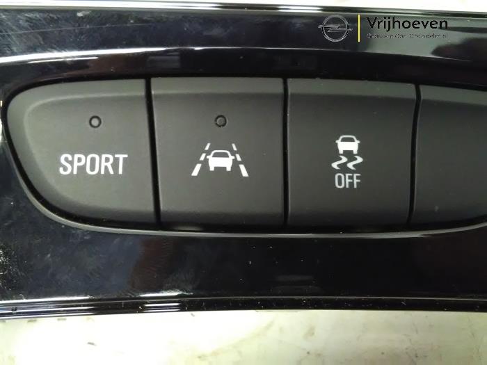 Interruptor de un Opel Astra K 1.4 Turbo 16V 2016