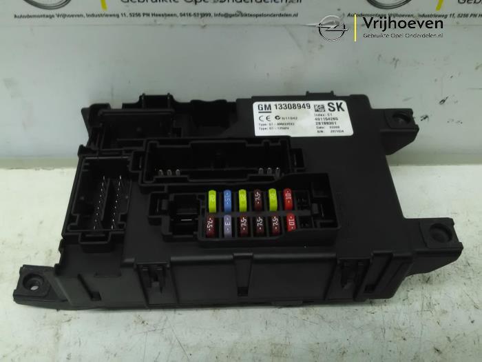 Fuse box Opel Corsa D 1.6i OPC 16V Turbo Ecotec 13308949 delphi
