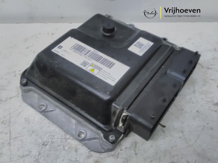 Used Engine management computer Opel Astra J (PC6/PD6/PE6/PF6) 1.7 CDTi 16V 110 Price € 100,00 Margin scheme offered by Autodemontage Vrijhoeven B.V.