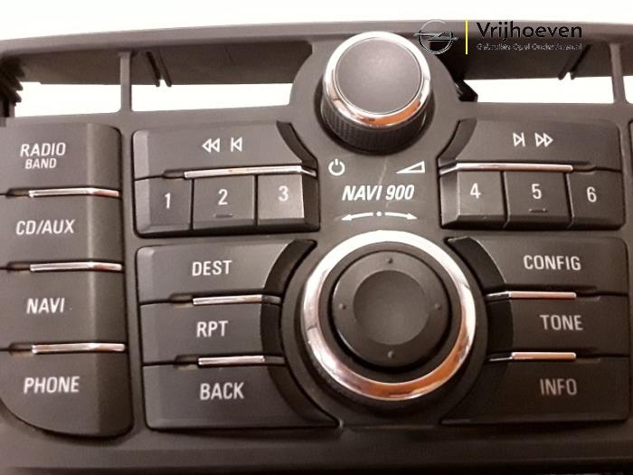 Panneau commande radio d'un Opel Astra 2013