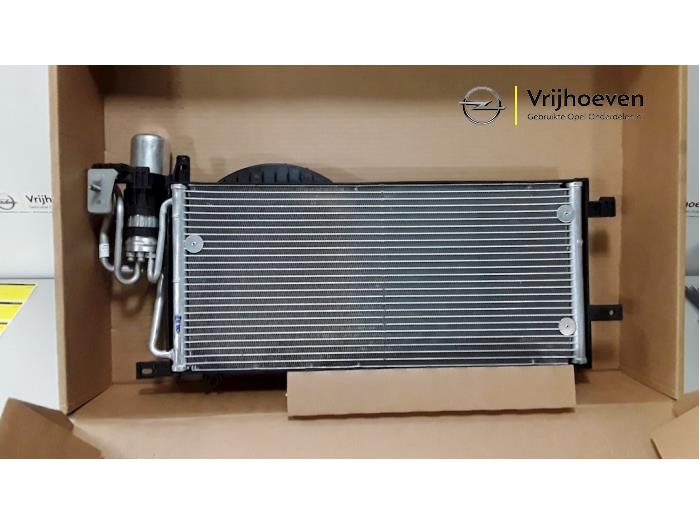Air conditioning condenser from a Opel Corsa C (F08/68) 1.7 DTI 16V 2002