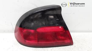 Nowe Tylne swiatlo pozycyjne lewe Opel Tigra Cena € 12,10 Z VAT oferowane przez Autodemontage Vrijhoeven B.V.