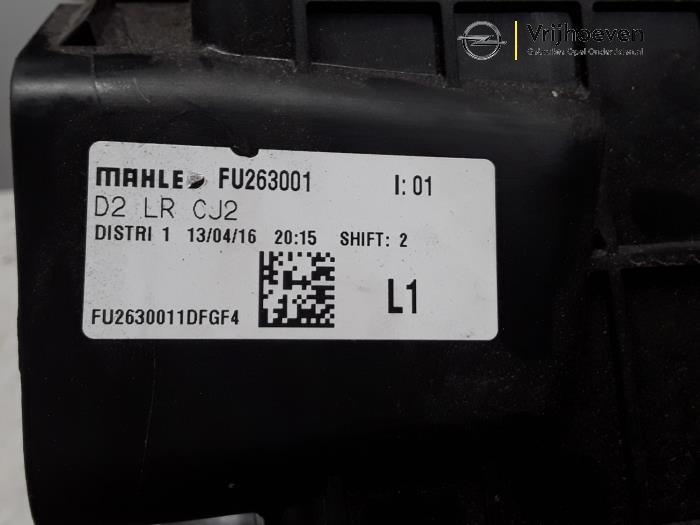 Boîtier chauffage d'un Opel Astra K Sports Tourer 1.6 CDTI 110 16V 2016