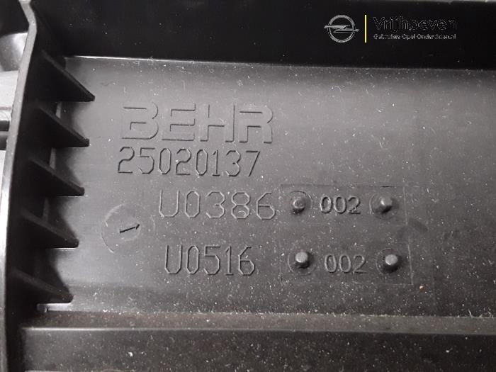 Cuerpo de calefactor de un Opel Astra K Sports Tourer 1.6 CDTI 110 16V 2016