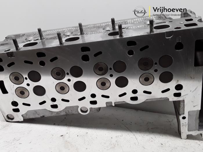Cylinder head from a Opel Astra 1999
