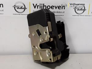 Used Door lock mechanism 2-door, left Opel Astra Price € 35,00 Margin scheme offered by Autodemontage Vrijhoeven B.V.