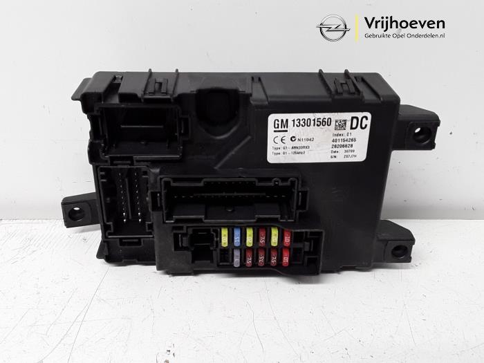 Fuse box Opel Corsa D 1.3 CDTi 16V ecoFLEX 28206628 DELPHI