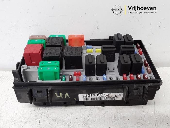 Fuse box Opel Corsa D 1.2 16V 13217392 GM