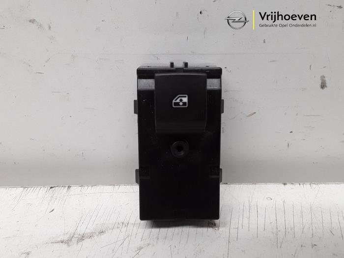 Usados Interruptor de ventanilla eléctrica Opel Zafira Tourer (P12) 1.4 Turbo 16V ecoFLEX Precio € 10,00 Norma de margen ofrecido por Autodemontage Vrijhoeven B.V.
