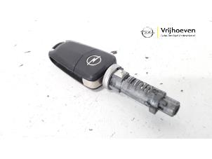 Gebrauchte Zündschloss + Schlüssel Opel Zafira (M75) 1.6 16V Preis € 25,00 Margenregelung angeboten von Autodemontage Vrijhoeven B.V.