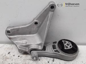 Used Gearbox mount Opel Corsa E 1.4 16V Price € 30,00 Margin scheme offered by Autodemontage Vrijhoeven B.V.
