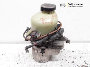 Usados Bomba de dirección asistida Opel Zafira (M75) 1.6 16V Precio € 125,00 Norma de margen ofrecido por Autodemontage Vrijhoeven B.V.