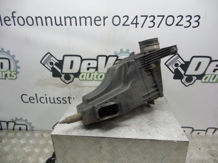 Begagnade Luftfilterhus Suzuki SX4 (EY/GY) 1.9 DDiS Grip 4x4 Pris på förfrågan erbjuds av DeVo Autoparts