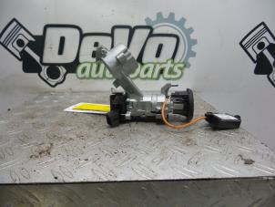 Used Ignition switch contact block Opel Meriva 1.3 CDTI 16V Price on request offered by DeVo Autoparts