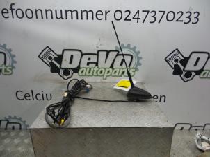 Used Antenna Renault Clio IV (5R) 1.5 Energy dCi 90 FAP Price on request offered by DeVo Autoparts