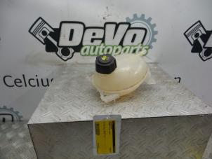 Used Expansion vessel Renault Clio IV (5R) 1.5 Energy dCi 90 FAP Price on request offered by DeVo Autoparts