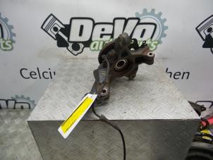 Used Knuckle, front right Renault Clio IV (5R) 1.5 Energy dCi 90 FAP Price on request offered by DeVo Autoparts