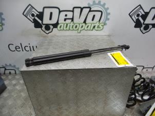 Used Set of gas struts for boot Renault Clio IV (5R) 1.5 Energy dCi 90 FAP Price on request offered by DeVo Autoparts
