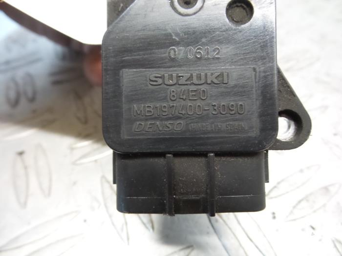 Medidor de masa de aire de un Suzuki SX4 (EY/GY) 1.6 16V VVT Comfort,Exclusive Autom. 2008