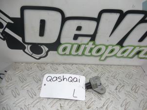Used Airbag sensor Nissan Qashqai (J10) 1.6 16V Price on request offered by DeVo Autoparts