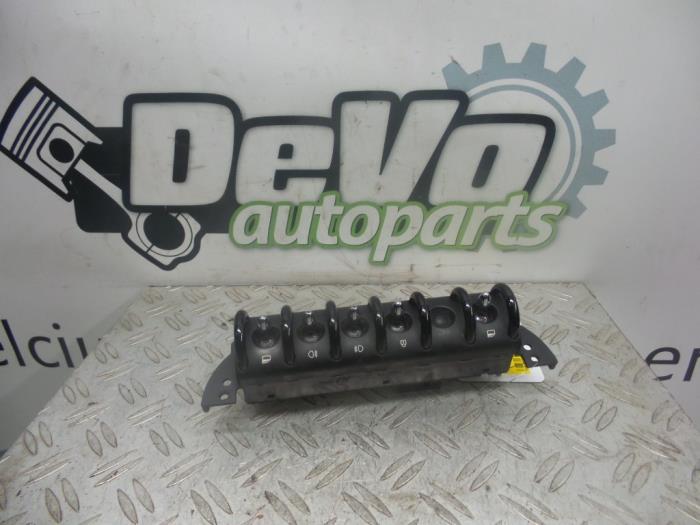 Usados Interruptor combinado de ventanillas Austin Mini Open (R52) 1.6 16V One Precio de solicitud ofrecido por DeVo Autoparts