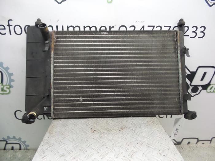 Używane Chlodnica Austin Mini Open (R52) 1.6 16V One Cena na żądanie oferowane przez DeVo Autoparts