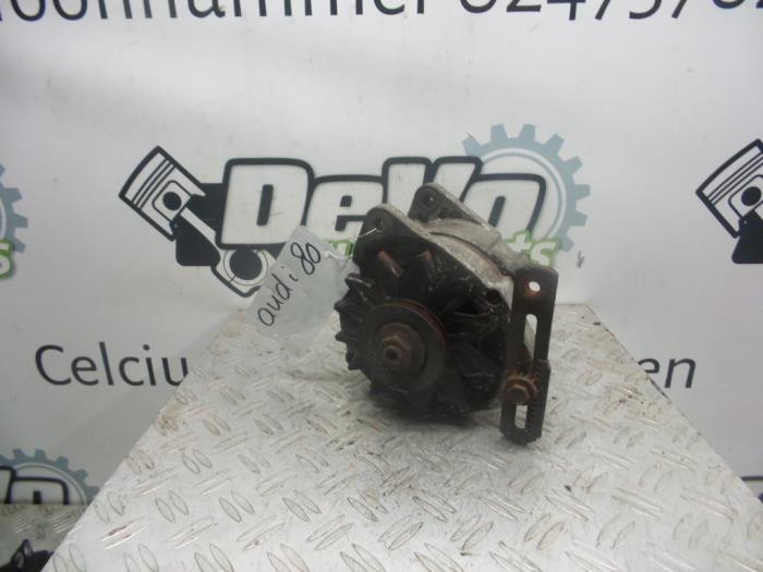 Begagnade Dynamo Audi Cabrio (B4) 2.3 E Pris € 90,75 Inklusive moms erbjuds av DeVo Autoparts