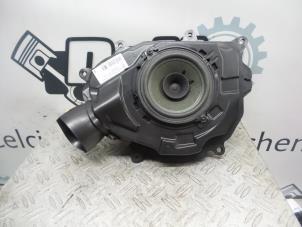 Used Speaker Renault Clio IV (5R) 0.9 Energy TCE 90 12V Price on request offered by DeVo Autoparts