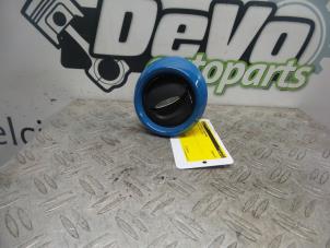 Used Dashboard vent Renault Clio IV (5R) 0.9 Energy TCE 90 12V Price on request offered by DeVo Autoparts