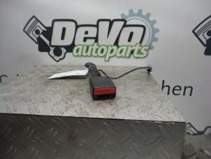 Used Front seatbelt buckle, right Renault Clio IV (5R) 0.9 Energy TCE 90 12V Price on request offered by DeVo Autoparts