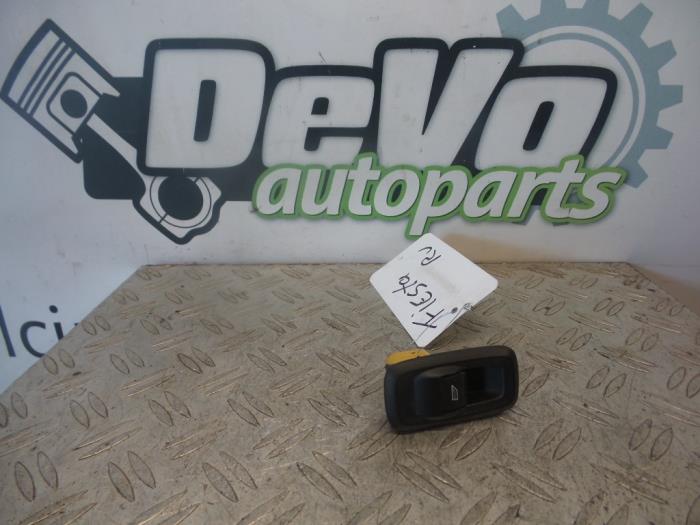 Electric window switch from a Ford Fiesta 6 (JA8) 1.25 16V 2010
