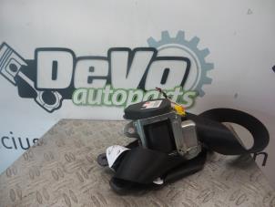 Used Rear seatbelt, left Mercedes B (W245,242) 1.7 B-170 16V Price on request offered by DeVo Autoparts