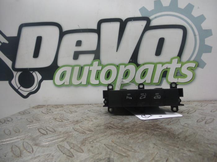 Używane Przelacznik Mercedes B (W245) 1.7 B-170 16V Cena na żądanie oferowane przez DeVo Autoparts