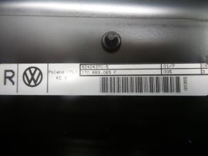Usados Asiento detrás Volkswagen Touran (1T1/T2) 2.0 TDI 16V 140 Precio de solicitud ofrecido por DeVo Autoparts