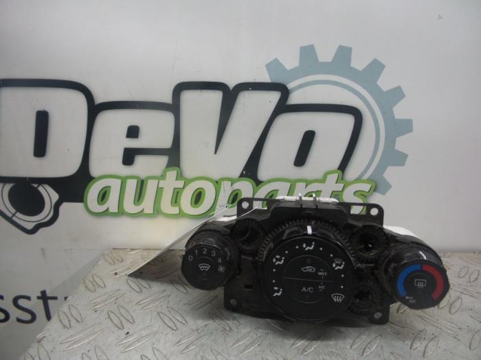 Värmekontrollpanel Ford Fiesta 6 (JA8), 2008 / 2018 1.4 TDCi, Halvkombi (Hatchback), Diesel, 1.399cc, 51kW (69pk), FWD, KVJA, 2010-09 / 2012-09 (Begagnad)