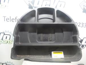 Używane Pojemnik na kolo zapasowe Hyundai i20 1.4i 16V Cena na żądanie oferowane przez DeVo Autoparts