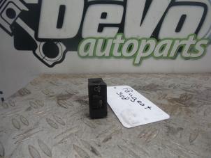 Used AIH headlight switch Peugeot 308 (4A/C) 1.6 VTI 16V Price on request offered by DeVo Autoparts