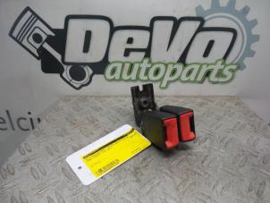 Używane Wtyk pasa bezpieczenstwa prawy tyl Ford Fiesta 6 (JA8) 1.4 TDCi Cena na żądanie oferowane przez DeVo Autoparts