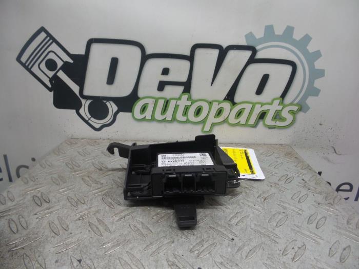 PDC Module from a Opel Astra J Sports Tourer (PD8/PE8/PF8) 1.7 CDTi 16V 2014