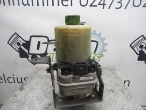 Used Power steering pump Volkswagen Polo IV (9N1/2/3) 1.2 12V Price on request offered by DeVo Autoparts
