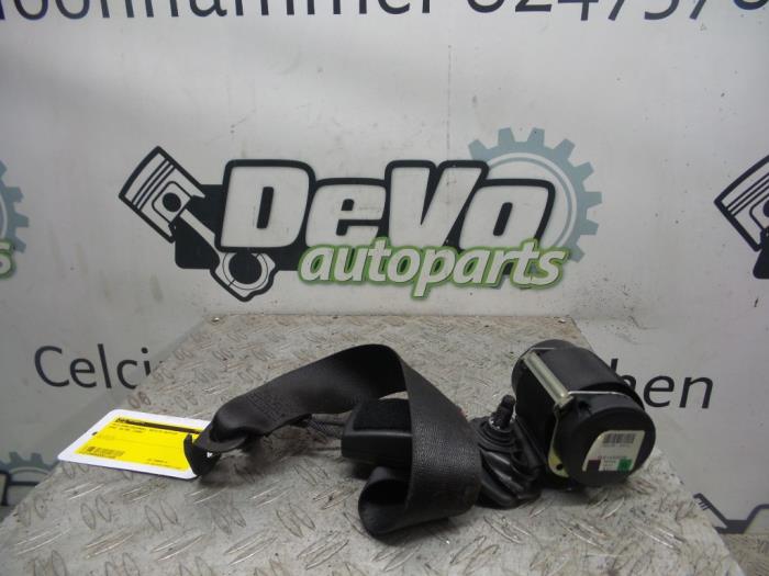 Rear seatbelt, right from a Opel Astra H (L48) 1.6 16V Twinport 2006