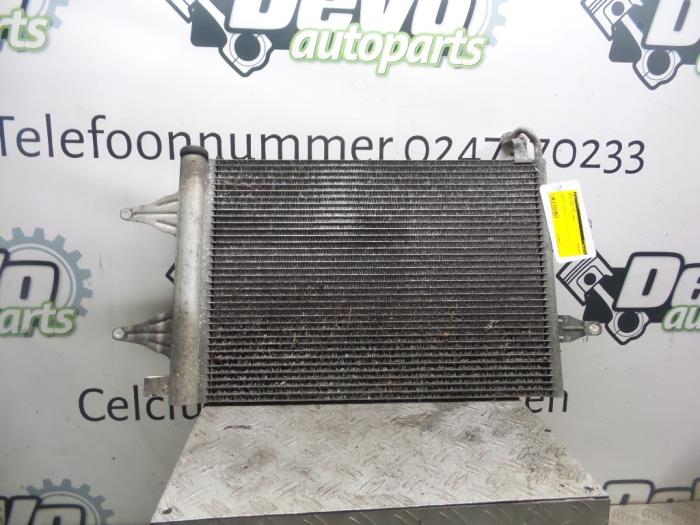Klimaanlage Kühler van een Skoda Fabia II (5J) 1.2i 12V 2009