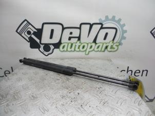 Used Set of gas struts for boot Peugeot 207 SW (WE/WU) 1.6 16V Price on request offered by DeVo Autoparts