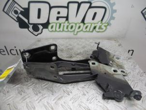 Used Bonnet Hinge Renault Megane III Coupe (DZ) 1.6 16V Price on request offered by DeVo Autoparts
