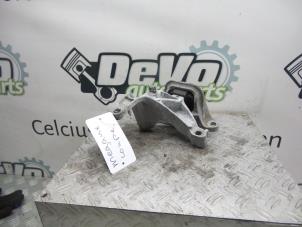 Usagé Support moteur Renault Megane III Coupe (DZ) 1.6 16V Prix sur demande proposé par DeVo Autoparts