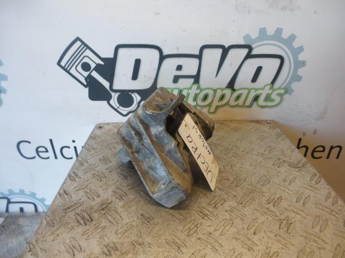 Engine mount from a Opel Vectra C 1.8 16V 2007