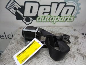 Używane Pas bezpieczenstwa lewy tyl Opel Corsa D 1.2 16V Cena € 25,00 Procedura marży oferowane przez DeVo Autoparts