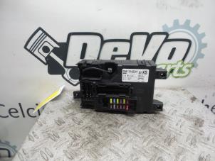 Usagé Boîte à fusibles Opel Corsa D 1.2 16V Prix € 75,00 Règlement à la marge proposé par DeVo Autoparts
