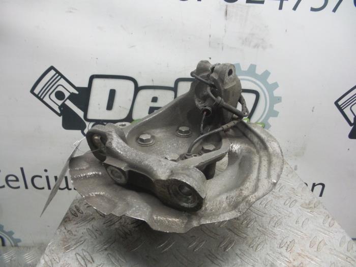 Knuckle, front left from a BMW 3 serie (E90) 320d 16V 2009