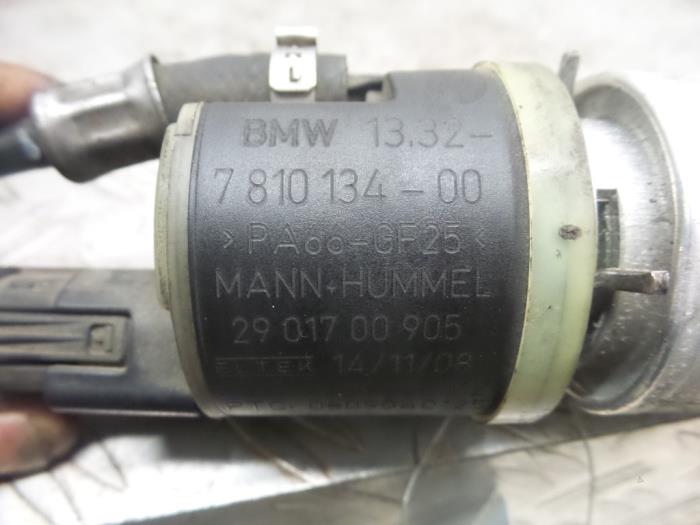 Booster pump from a BMW 3 serie (E90) 320d 16V 2009